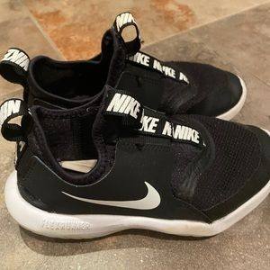 Toddler boys size 11.5 NIKE flex